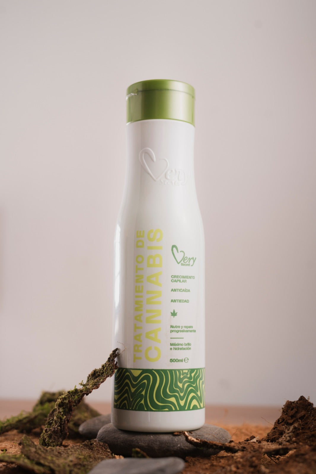 TRATAMIENTO CAPILAR CANNABIS 500 ML